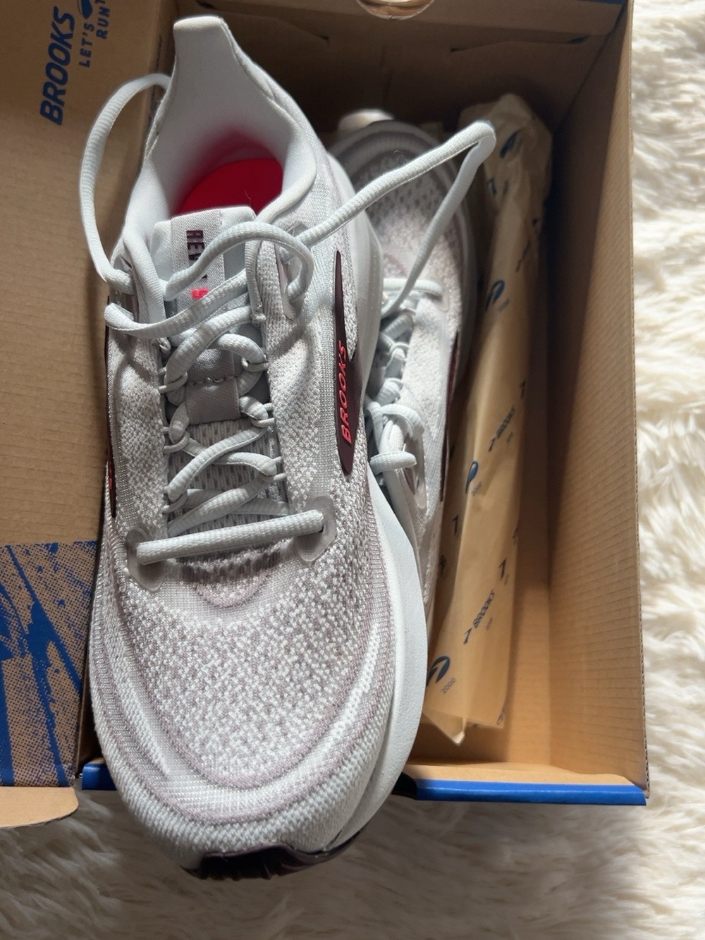 Brooks Revel 9 Women’s running shoes size 7.5 grey rose raisin new in box - Picture 6 of 6